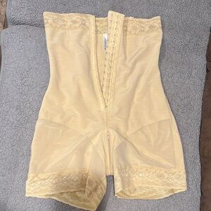 Elegant Beige Shapewear Bodysuit